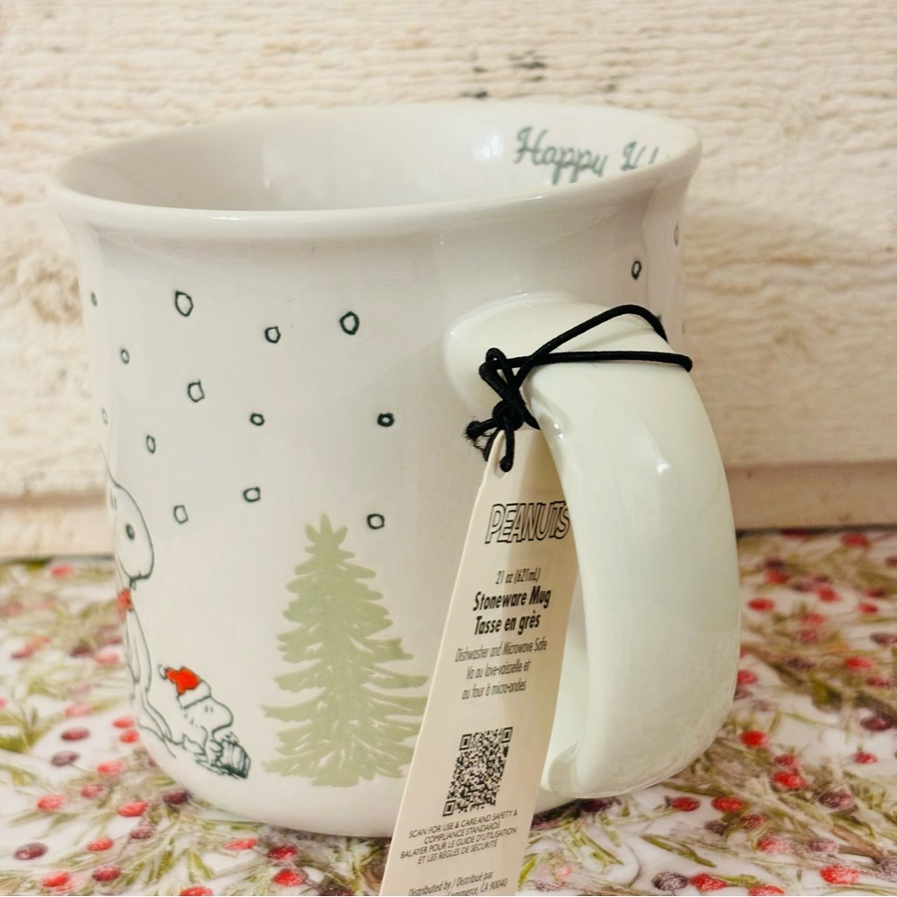Peanuts SNOOPY Woodstock “HAPPY HOLIDAYS!” 21oz Stoneware Winter Coffee Mug NEW - Picture 5 of 12